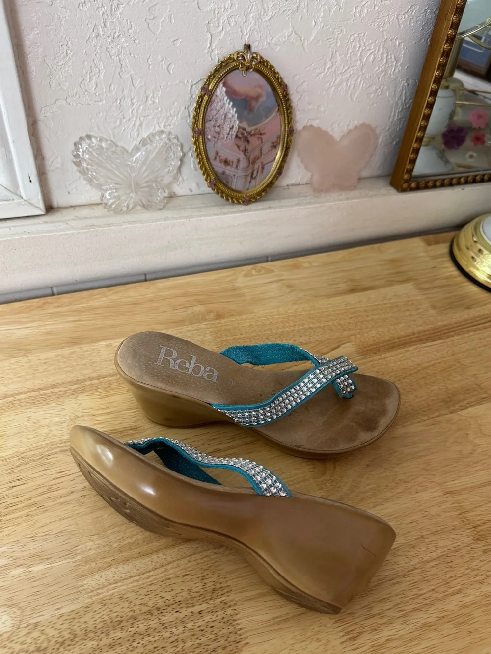 Cute Sparkly 2000’s Reba Y2K Turquoise Rhinestone Wedge Flip Flop Sandals Size 7